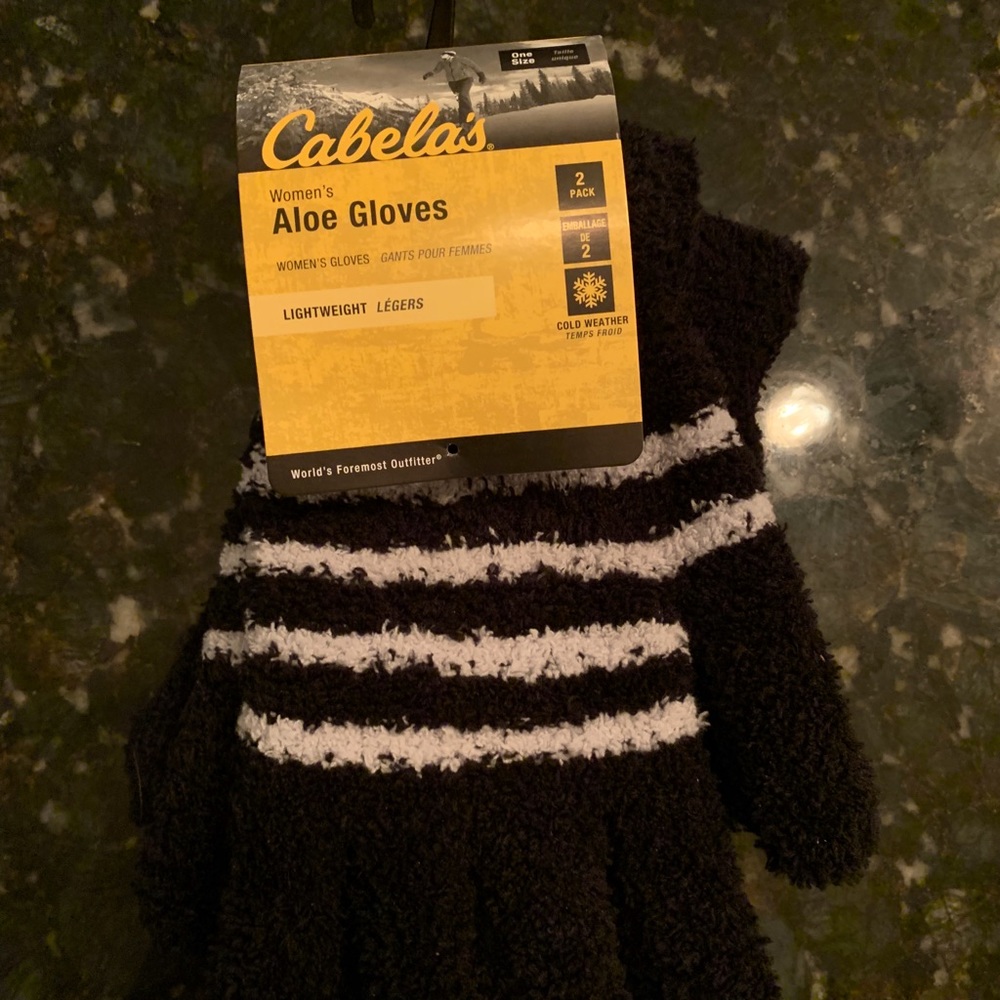 2pair Cabela’s lightweight aloe infused soft glov